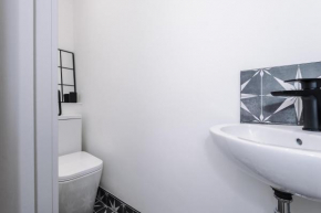Four Bedroom Urban Home hosted by MCR Dens